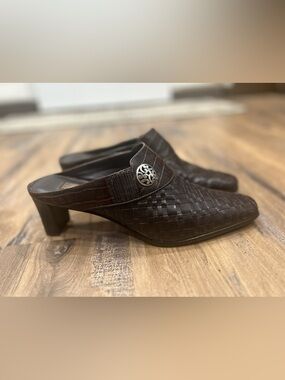 Brighton Italy Tryst Mules Brown Weave Leather Silver Buckle